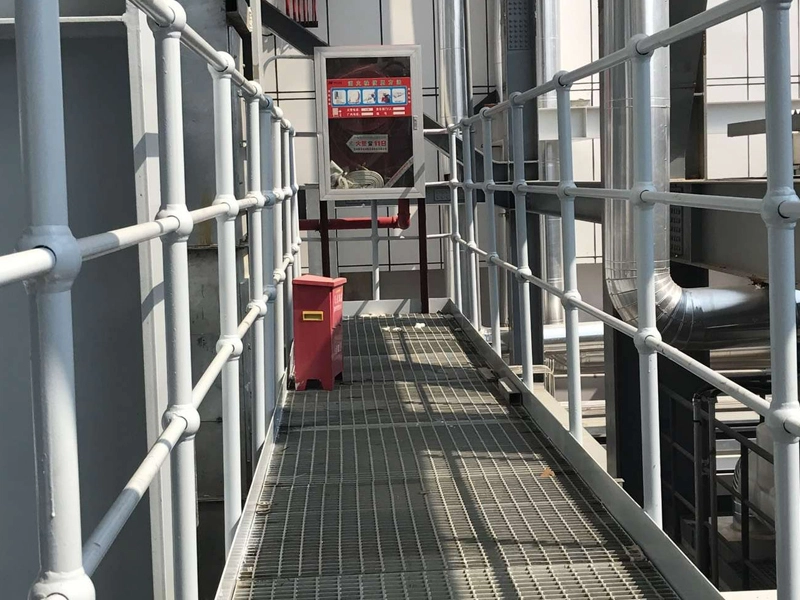 볼 조인트 핸드레일 적용